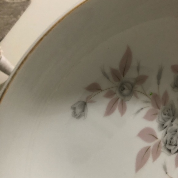 Mikasa Rosecrest 9” Round Vegetable Bowl - Picture 3 of 8